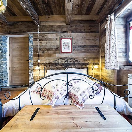 Le Thovex Bed & Breakfast ลาตุยเล ภายนอก รูปภาพ