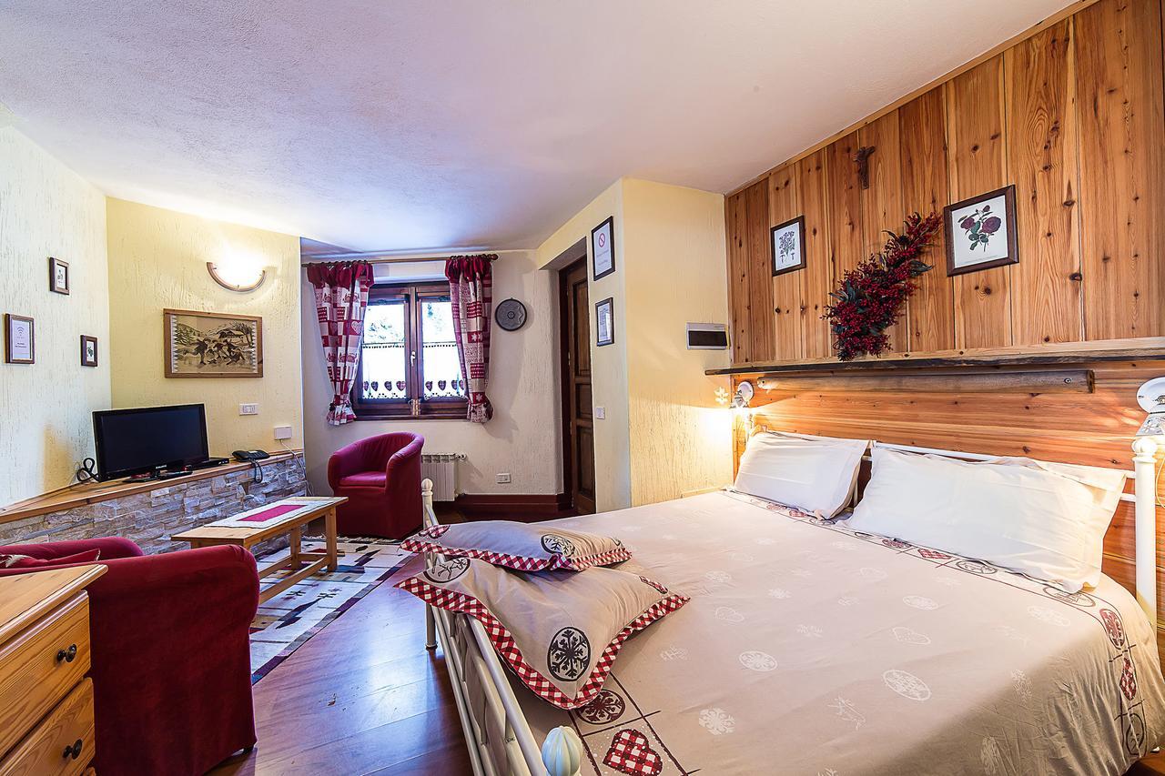 Le Thovex Bed & Breakfast ลาตุยเล ภายนอก รูปภาพ